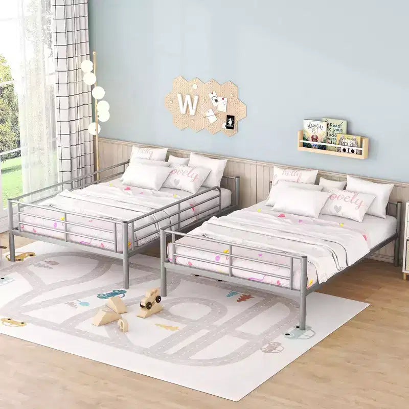 Letto a castello matrimoniale con scaletta e sponde di sicurezza a tutta lunghezza – Struttura in metallo