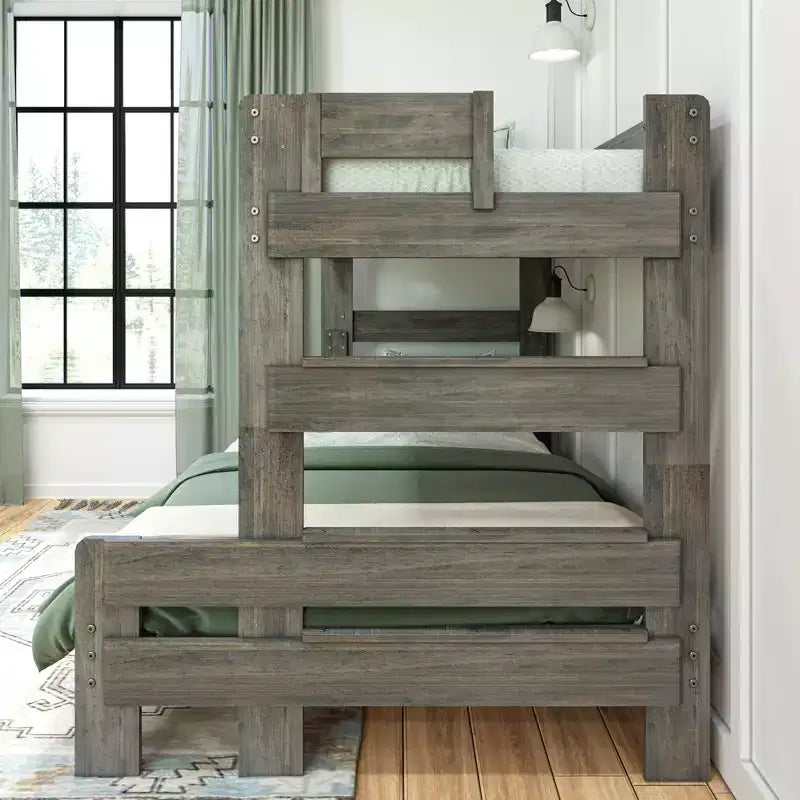 Letto a castello singolo sopra una piazza e mezza, stile moderno rustico, legno massello
